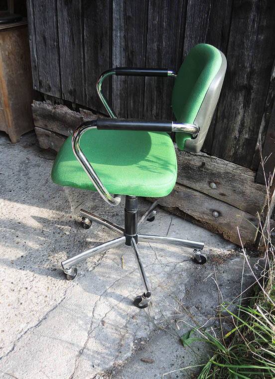 Old Green Swivel Office Chair