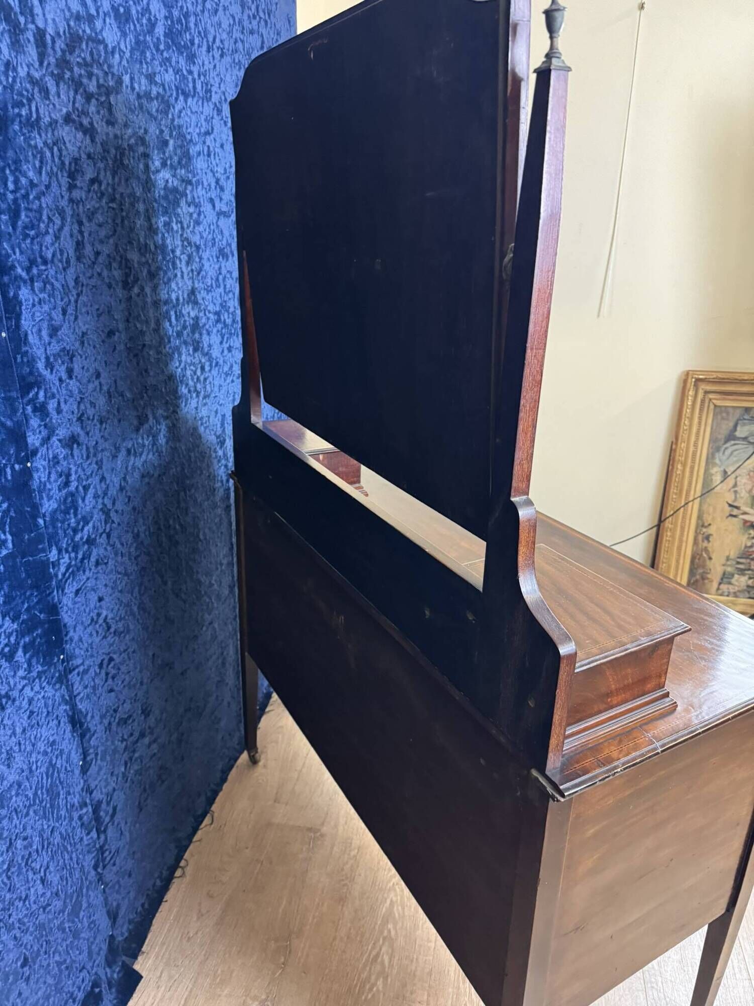 Superb English mahogany psyche chest of drawers circa 1880