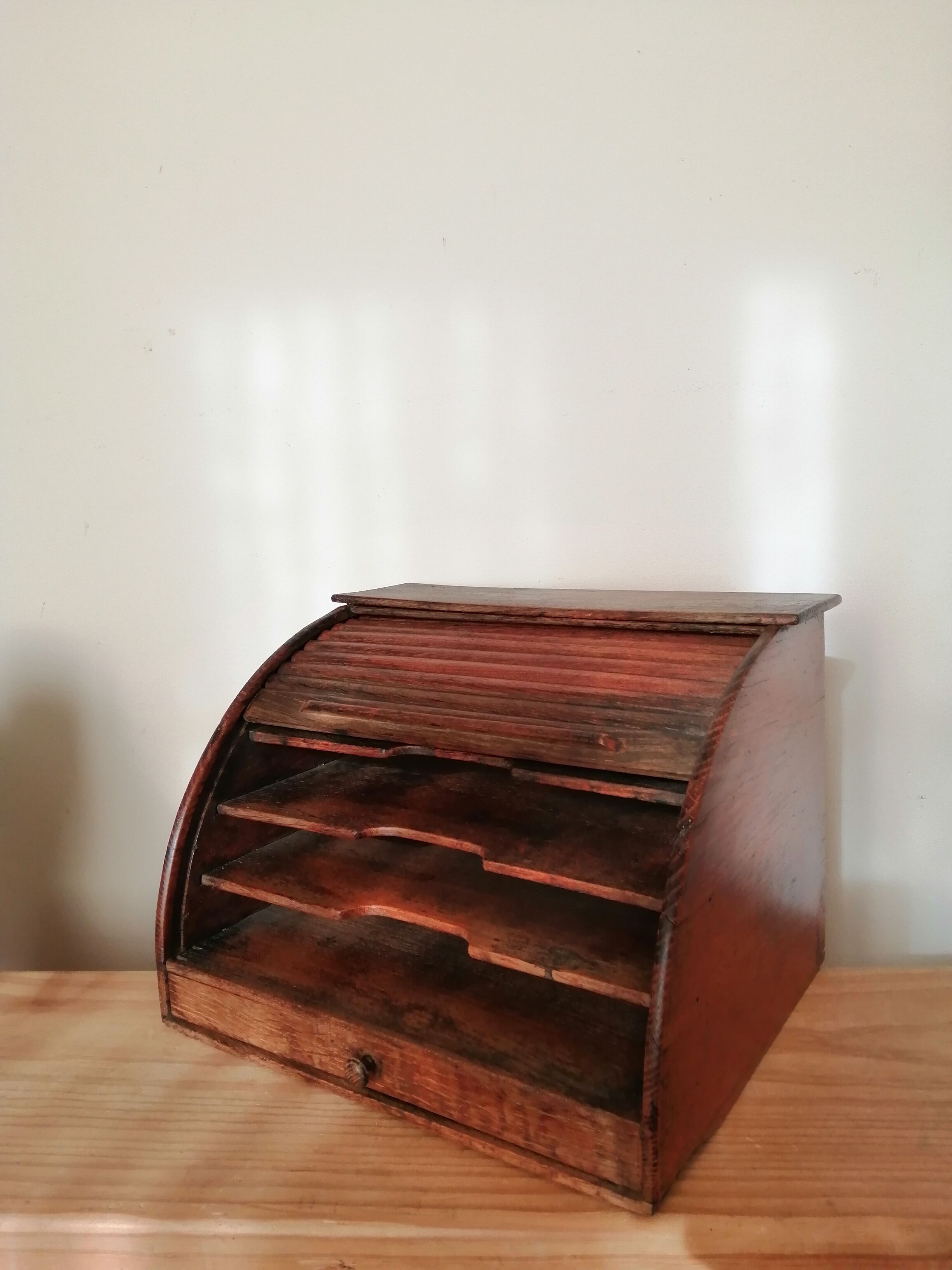 Wooden curtain binder