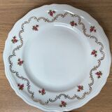Set of 4 flat porcelain plates
