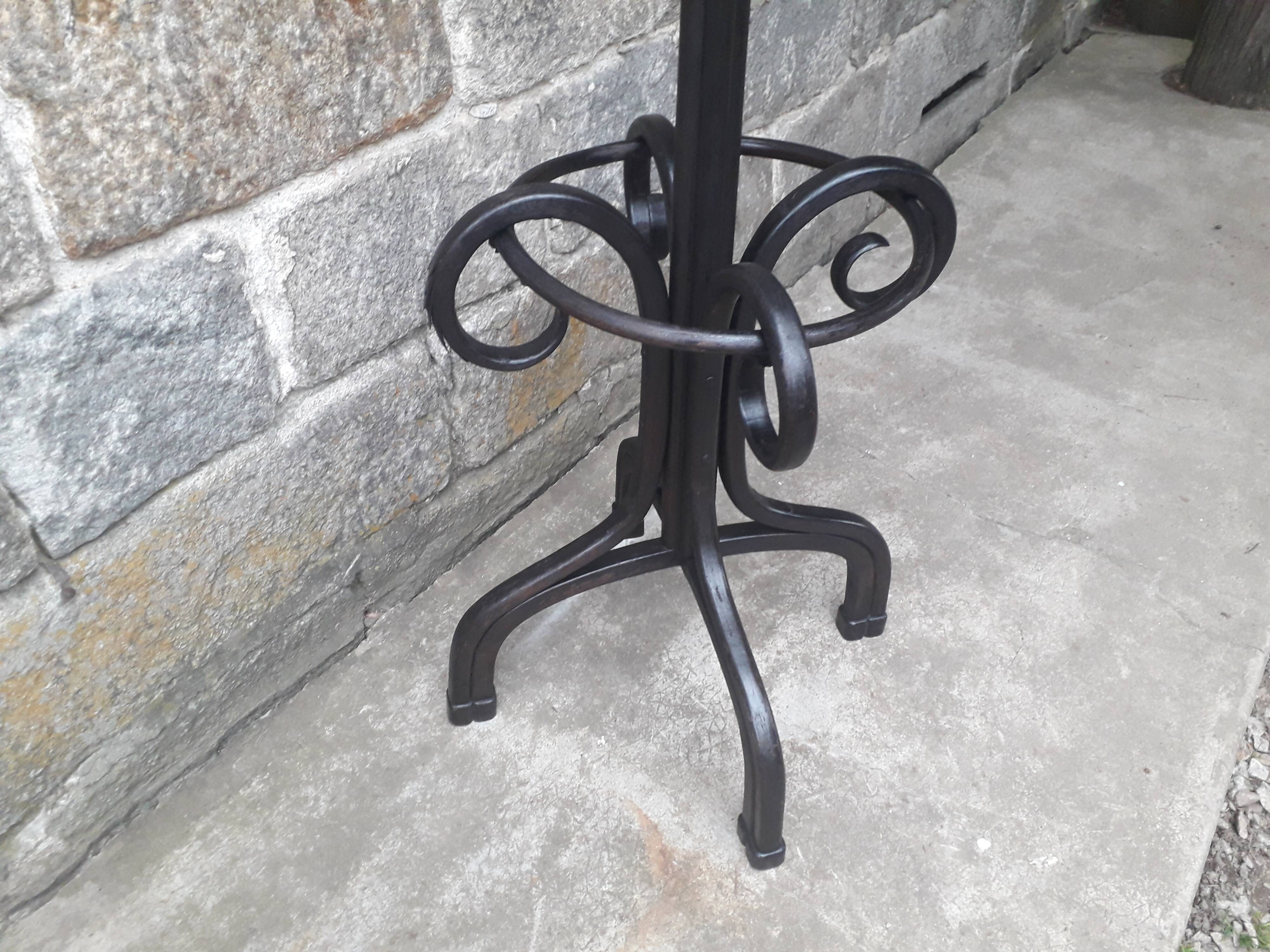 Parrot coat rack