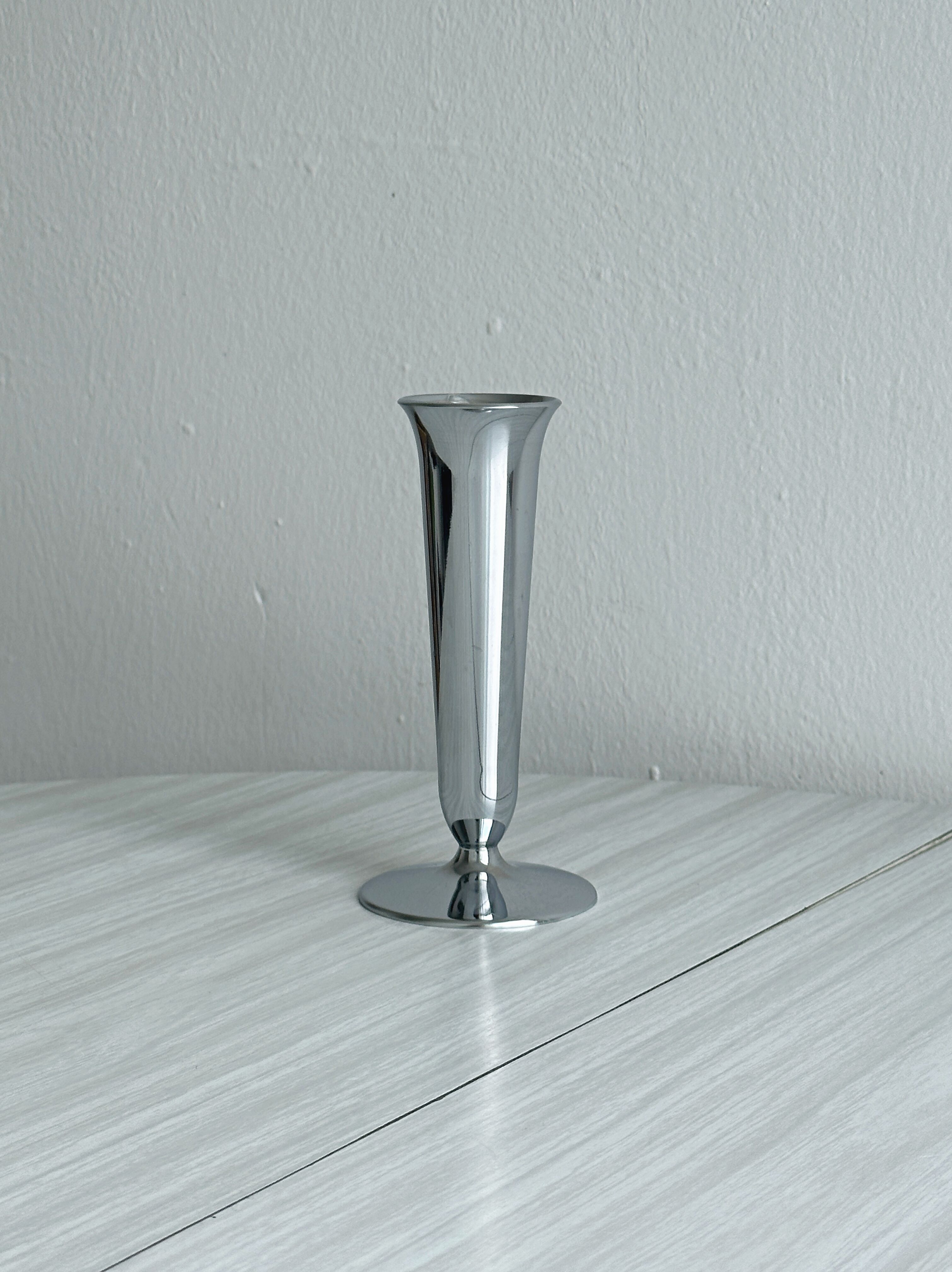 Polished mirror stainless steel soliflore