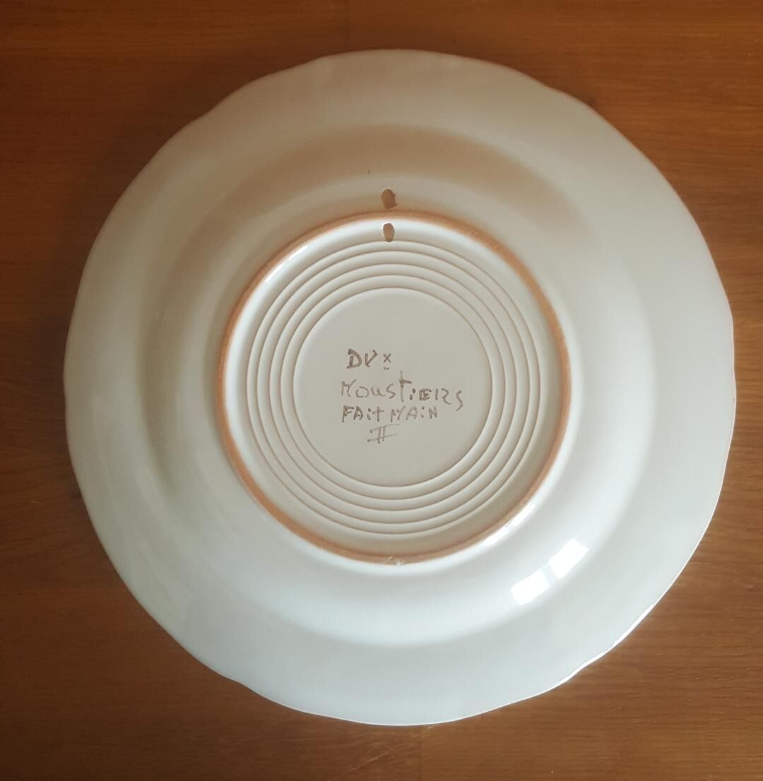 Plate in faience of Moustiers Martres Tolosane