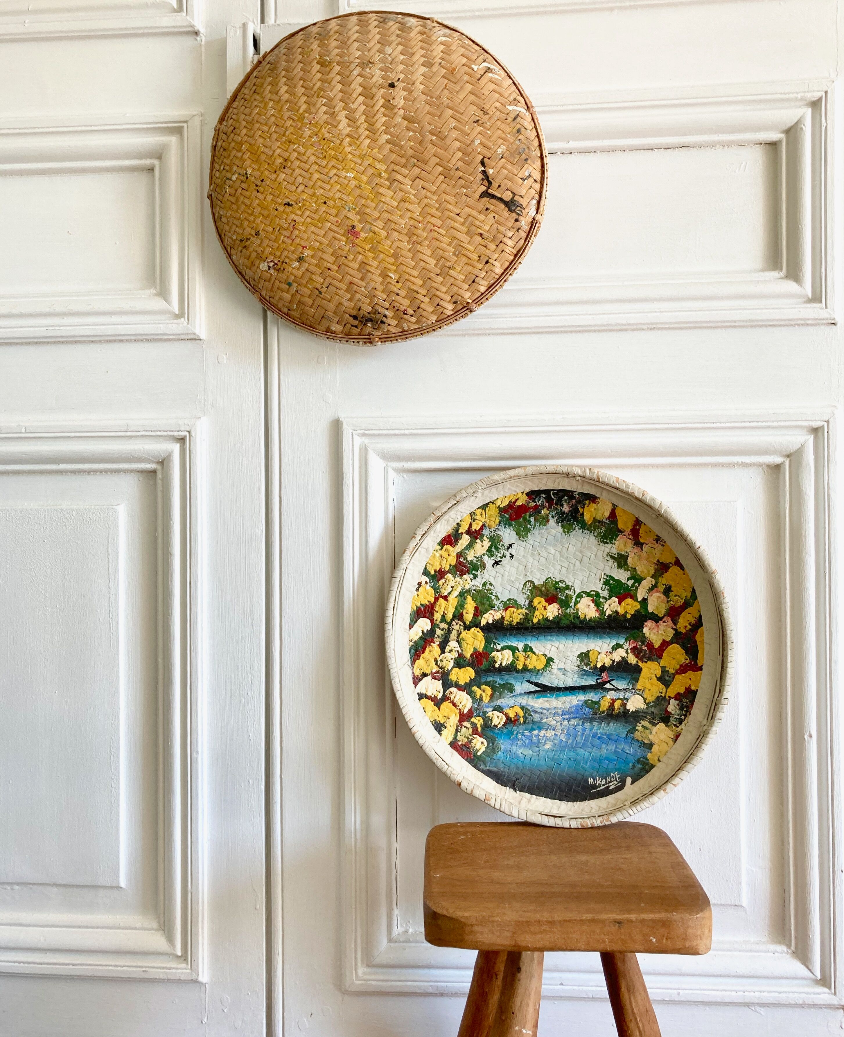 Painted tray basket for wall decoration