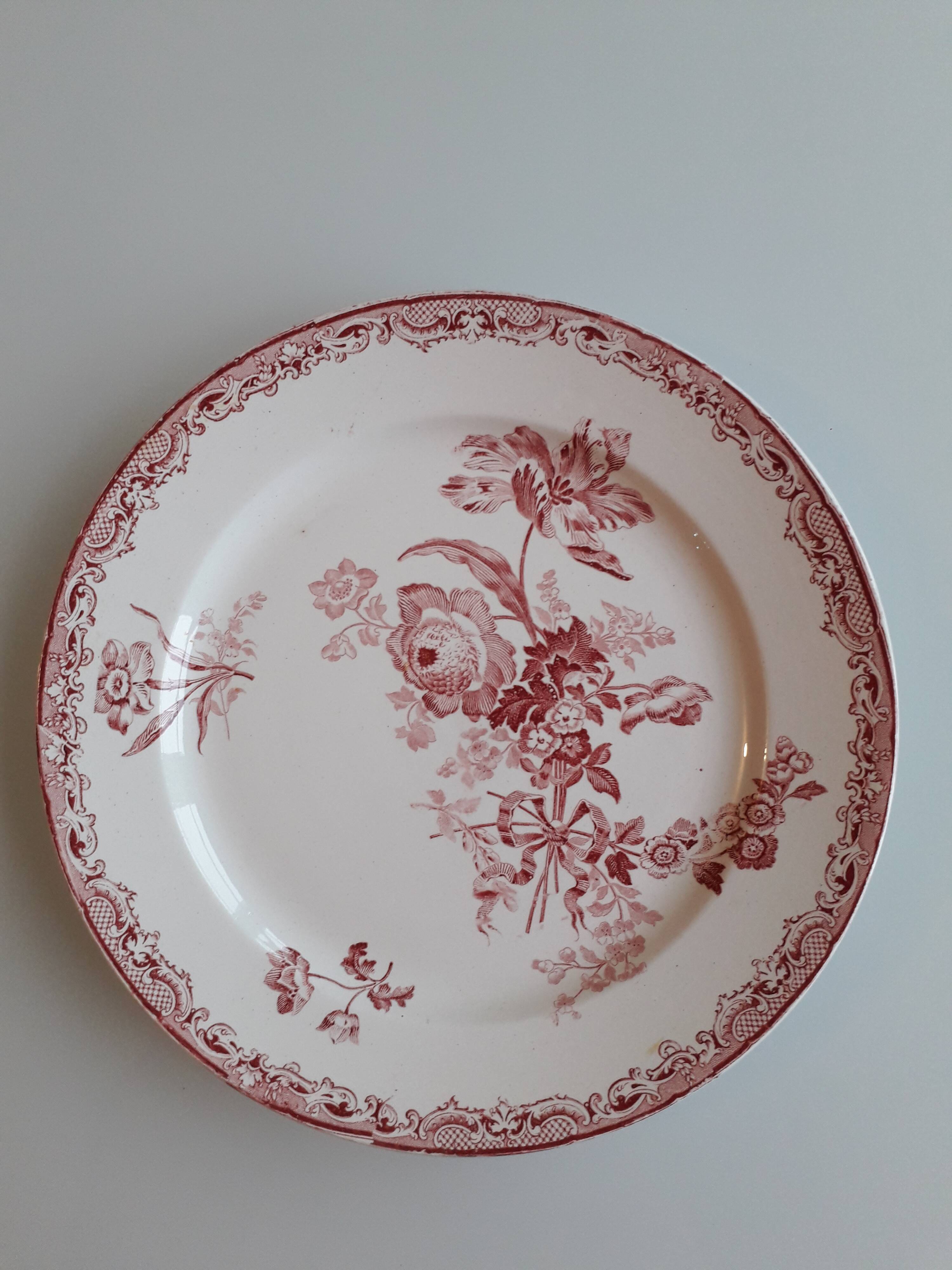 Duo d'assiette en faïence de Sarreguemines modèle fontanges