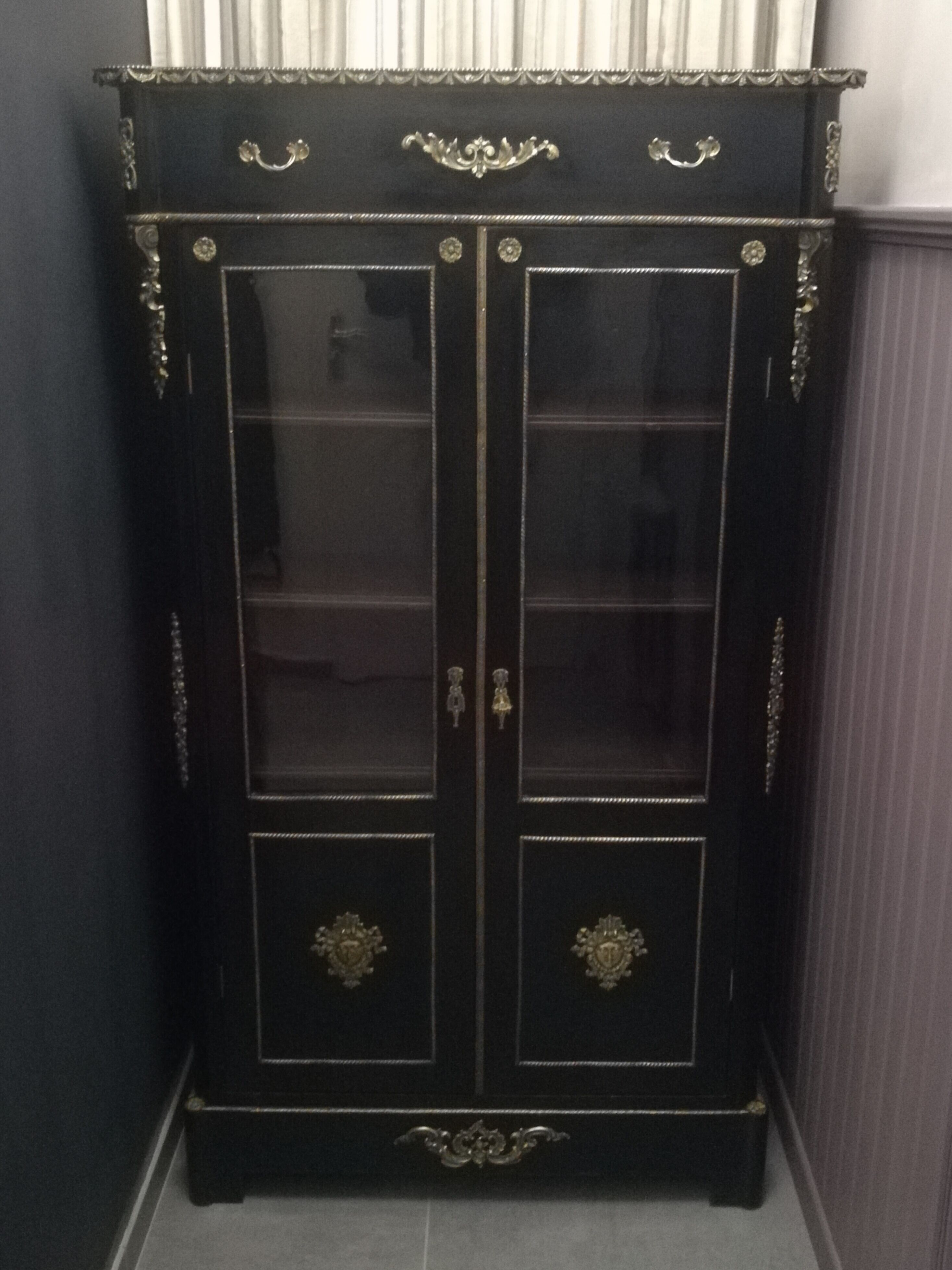 Napoleon III showcase lacquered black and gilded bronze