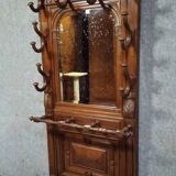 Coat rack - antique entrance furniture in walnut, dating from the late 19th century.