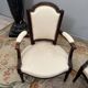 Paire de fauteuils en noyer d'epoque louis xvi vers 1770