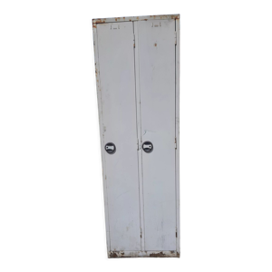 armoire  en métal