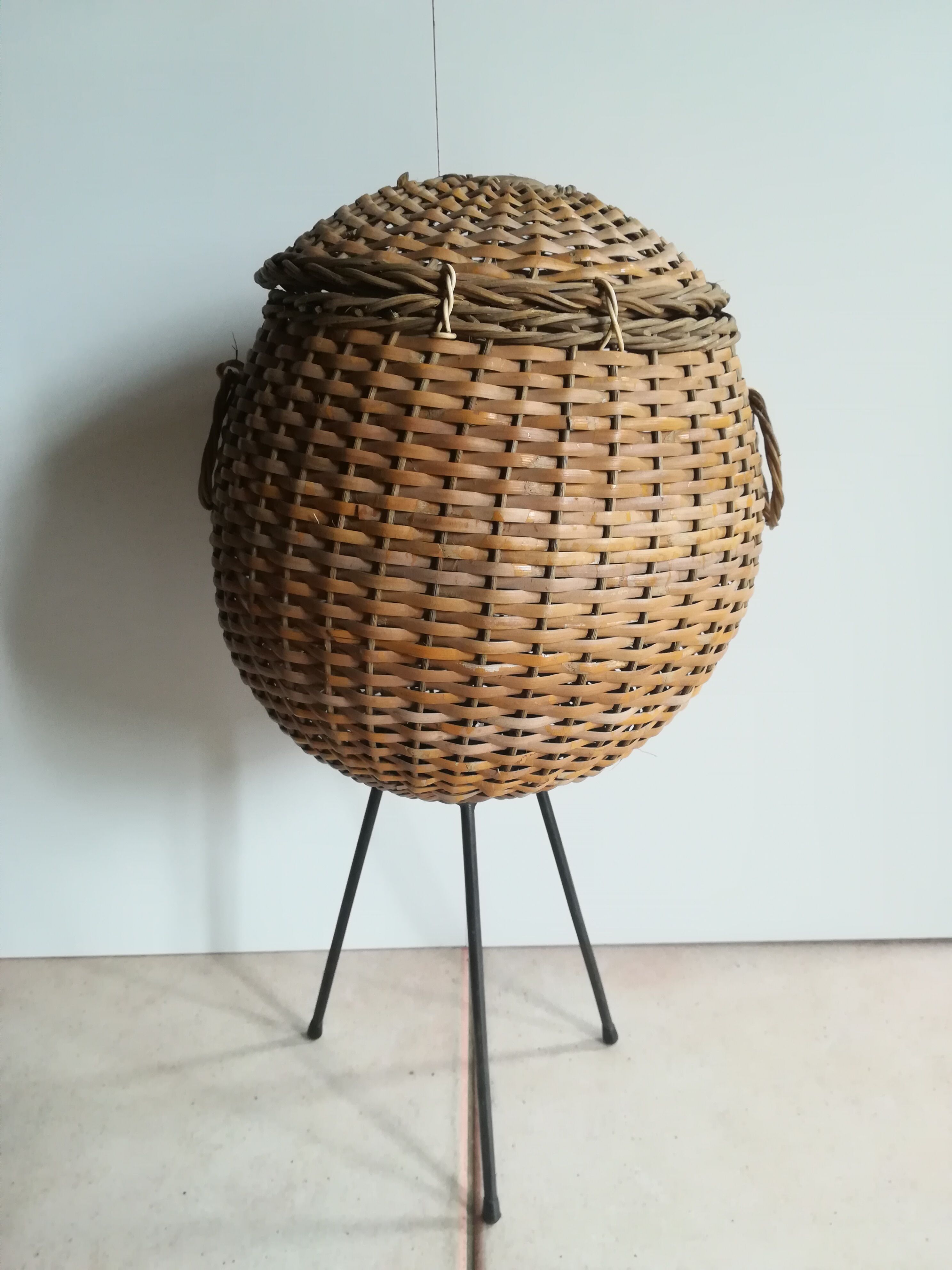 Vintage 60s work basket