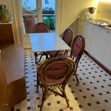 Bistro table in white marble