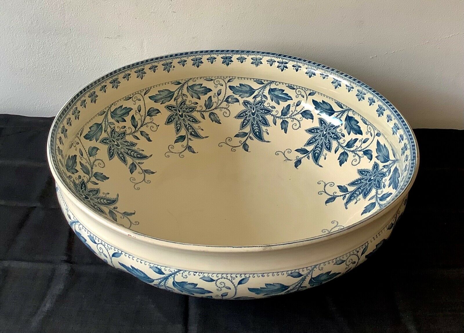 Vasque in earthenware