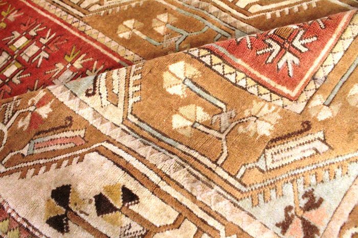 Milas Turkish rug 20th century 117x220cm