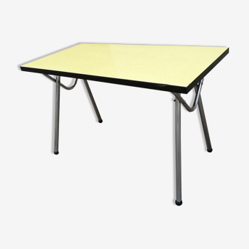 Table de bistrot chrome et formica jaune