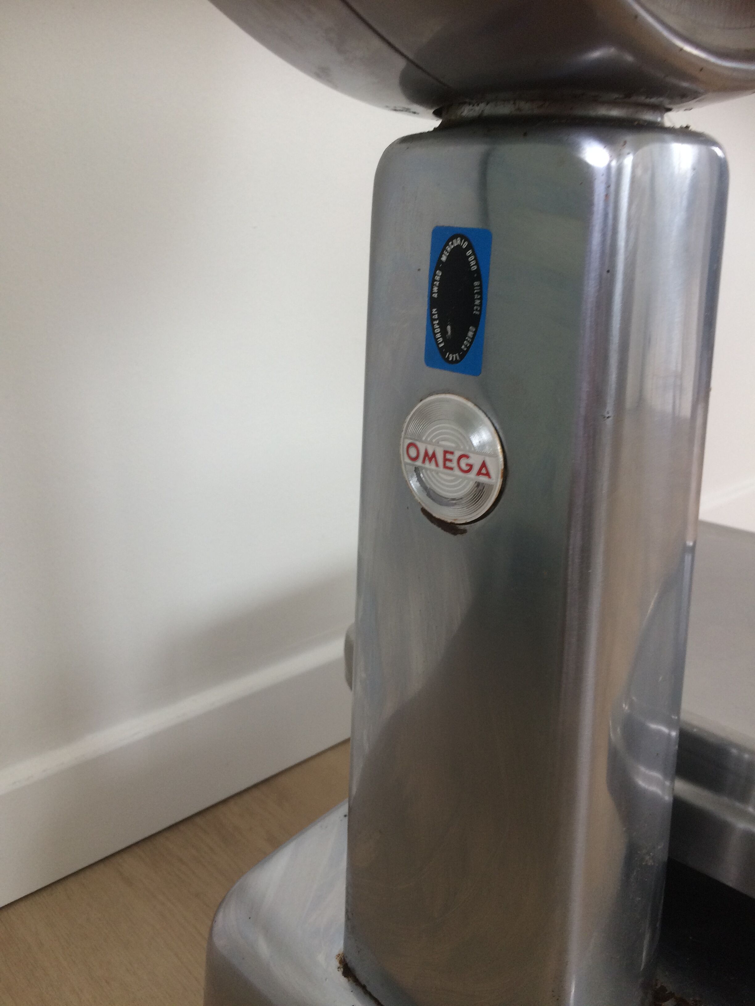 Antique balance grocery Omega