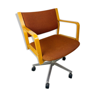 Office chair with wheels