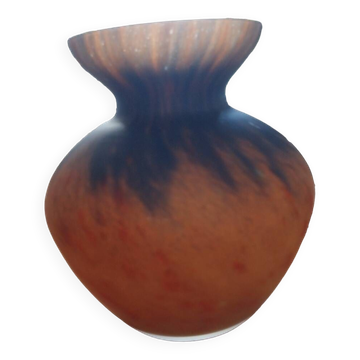 Marmorean vase in glass paste