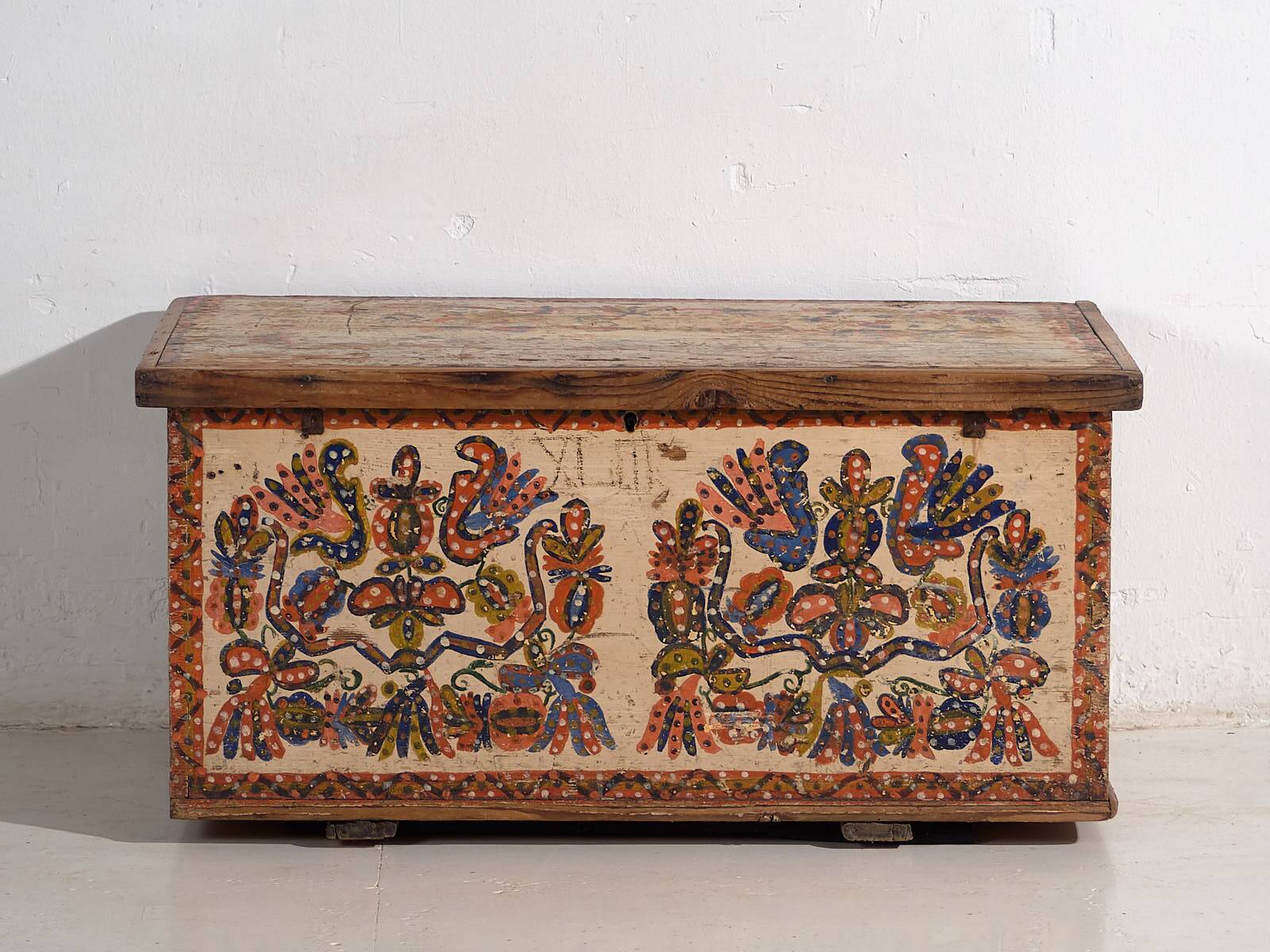 Antique hand-painted folk-style trunk (c.1880) #14