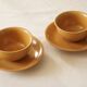 Lot de 2 tasses à thé et soucoupes en grès marron clair
