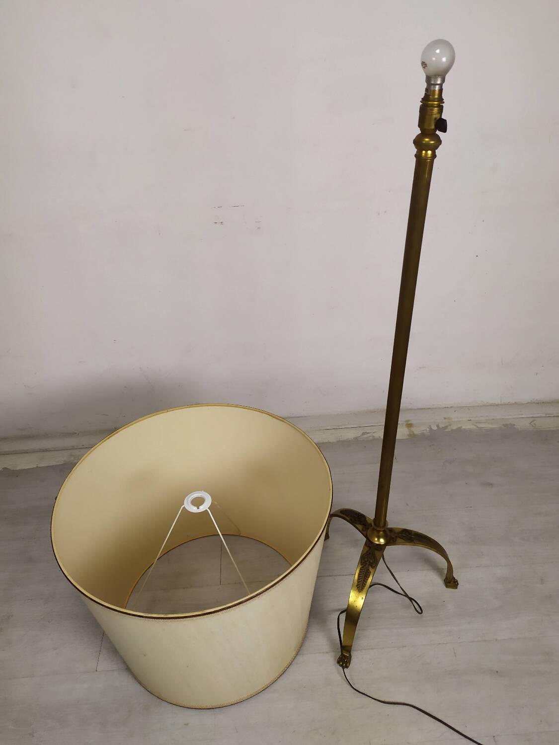 Empire bronze floor lamp