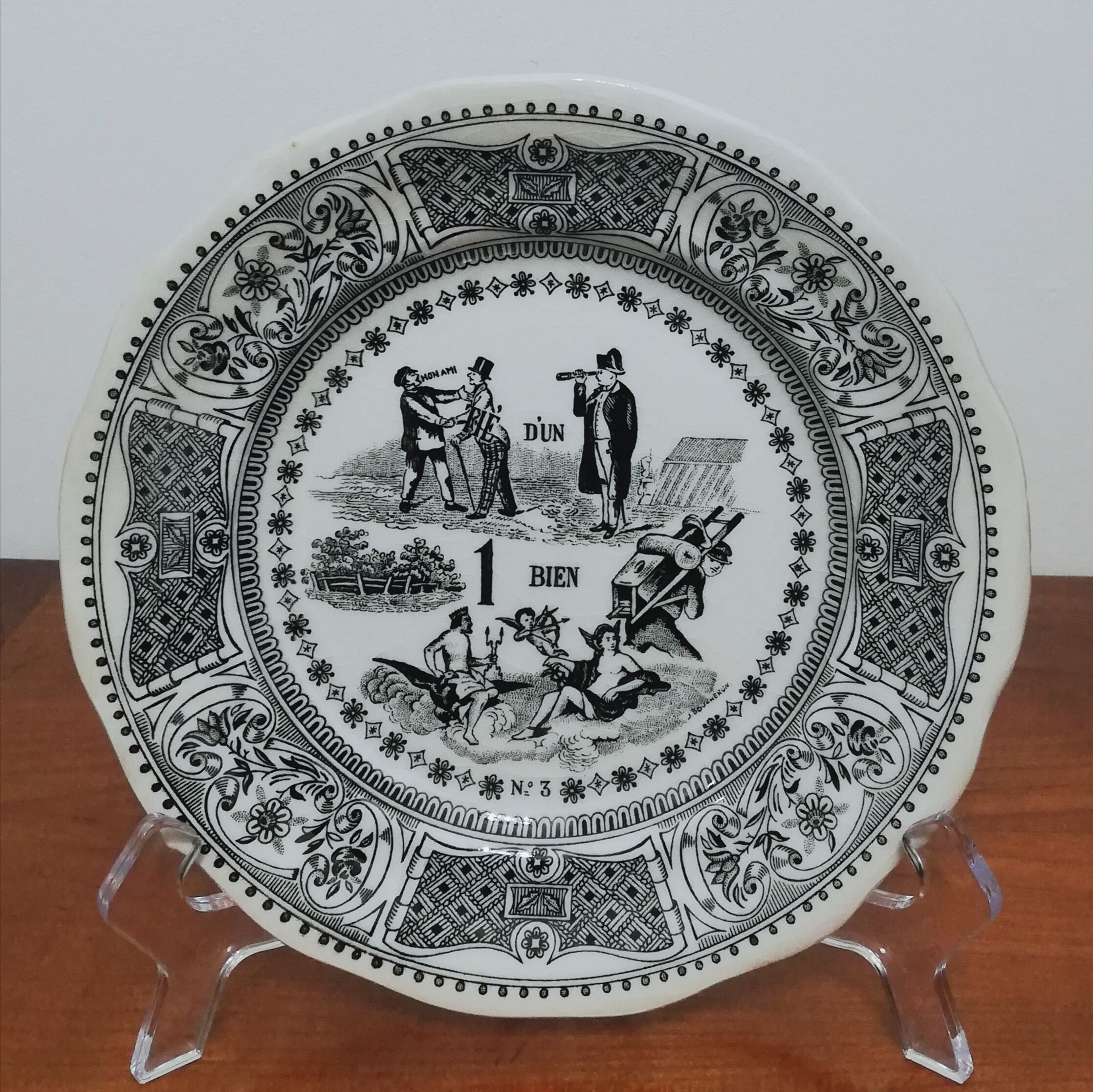 Talking plate Gien collection "Rébus" number 3