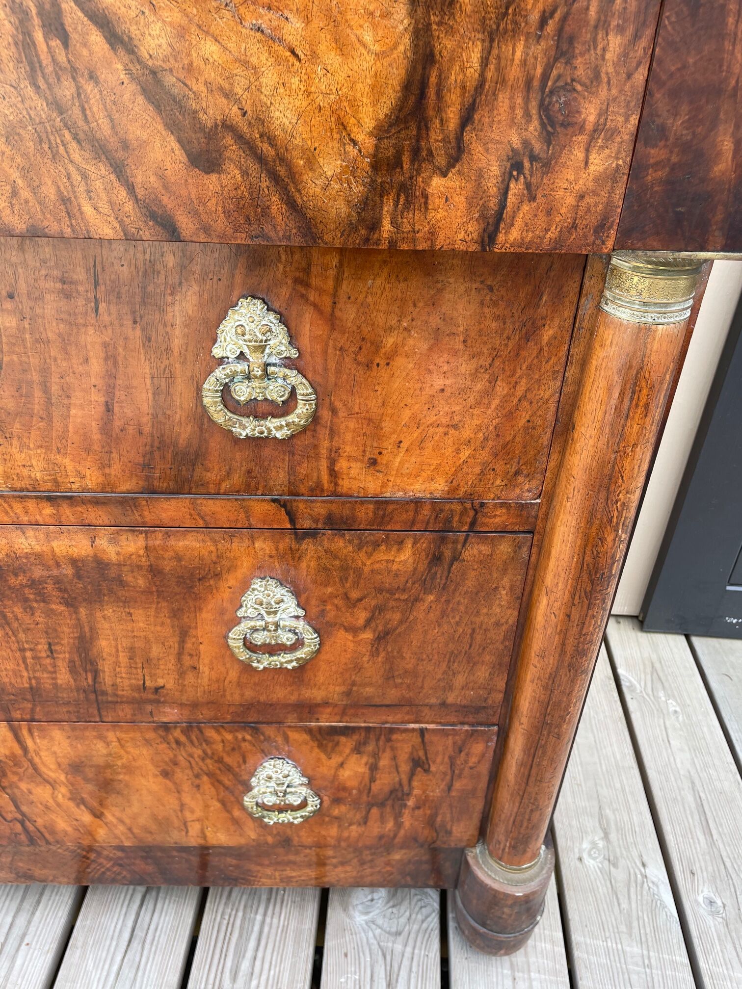 Empire Dresser