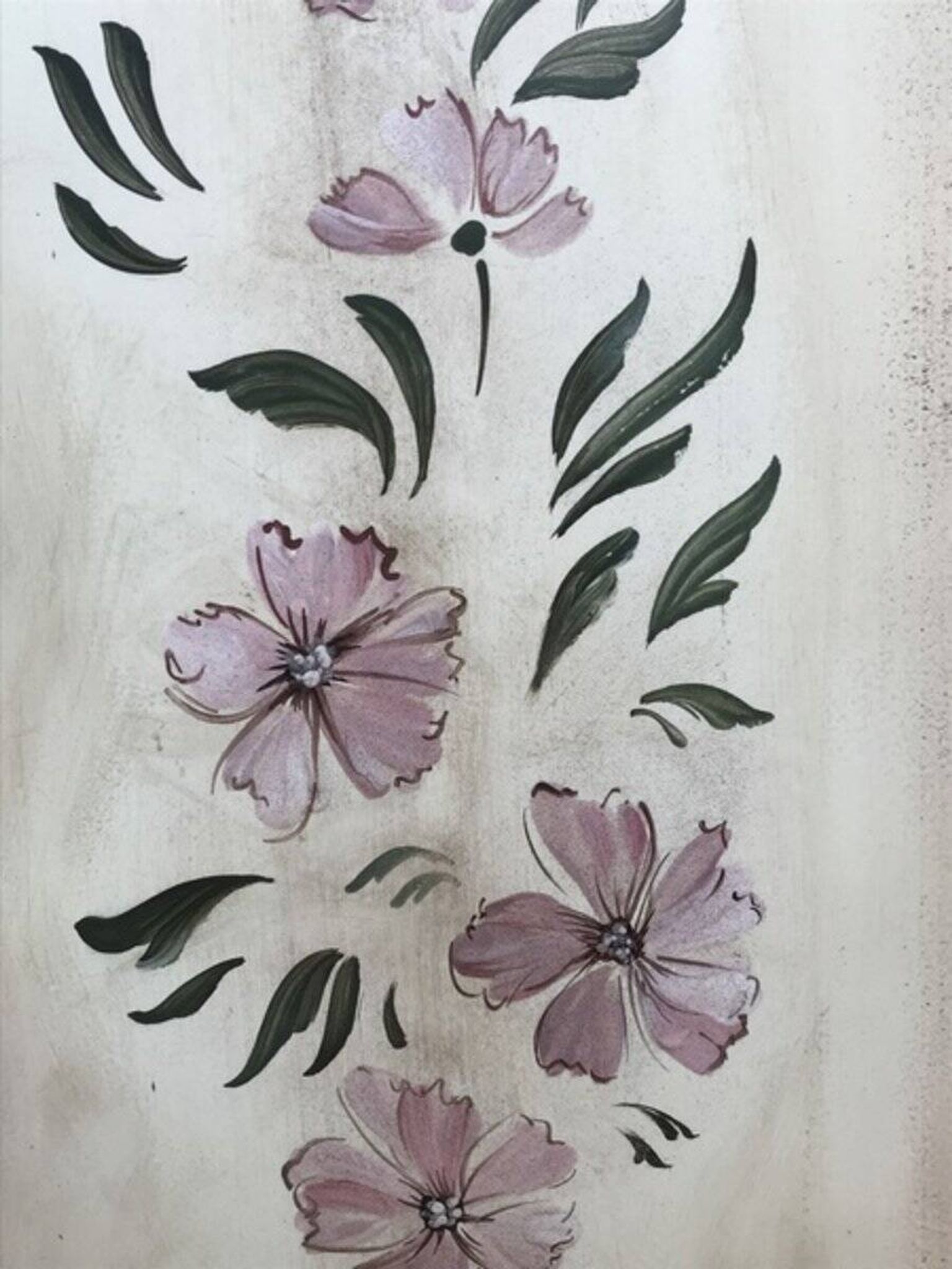 Armoire double gris en pin peint à la main — motif floral romantique, époque 1920