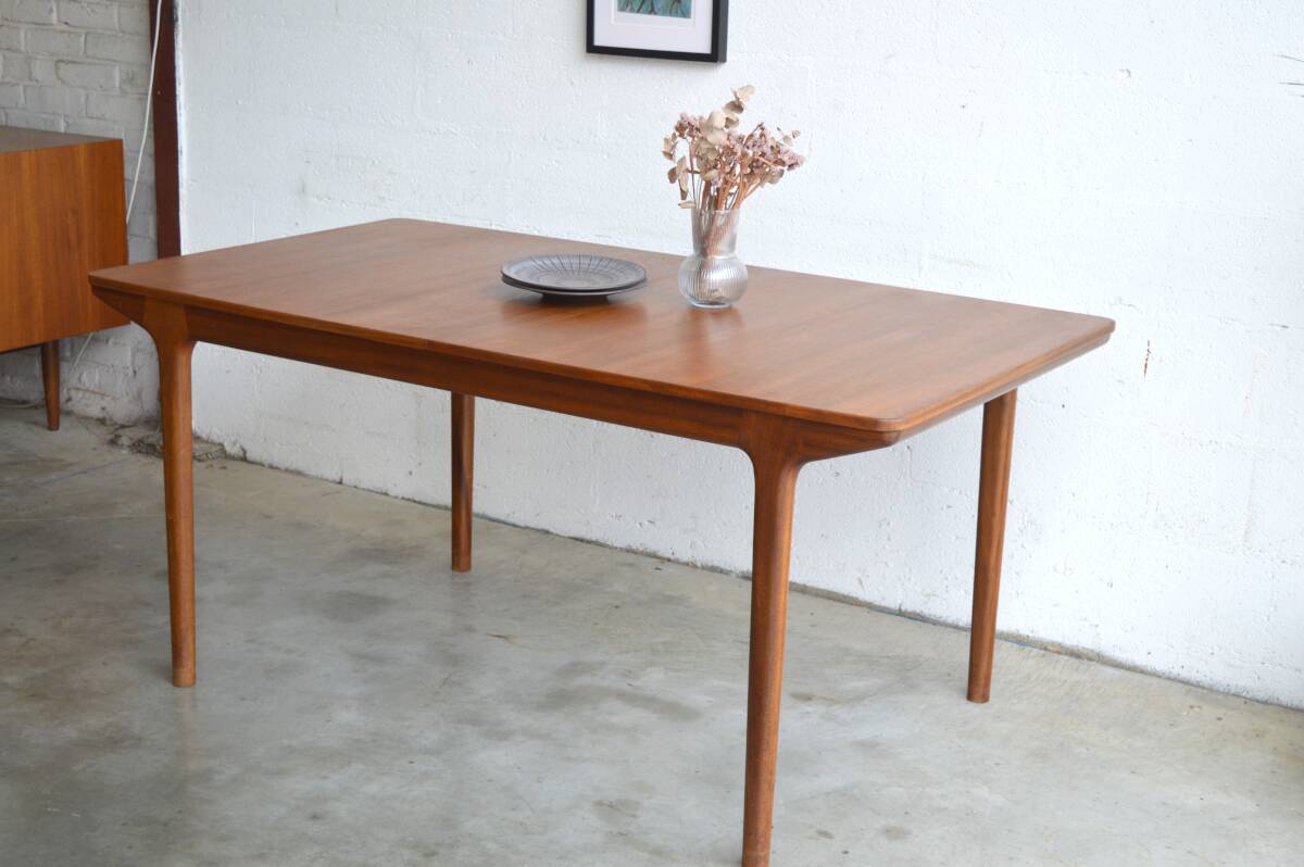 McIntosh table with double butterfly extensions 160cm