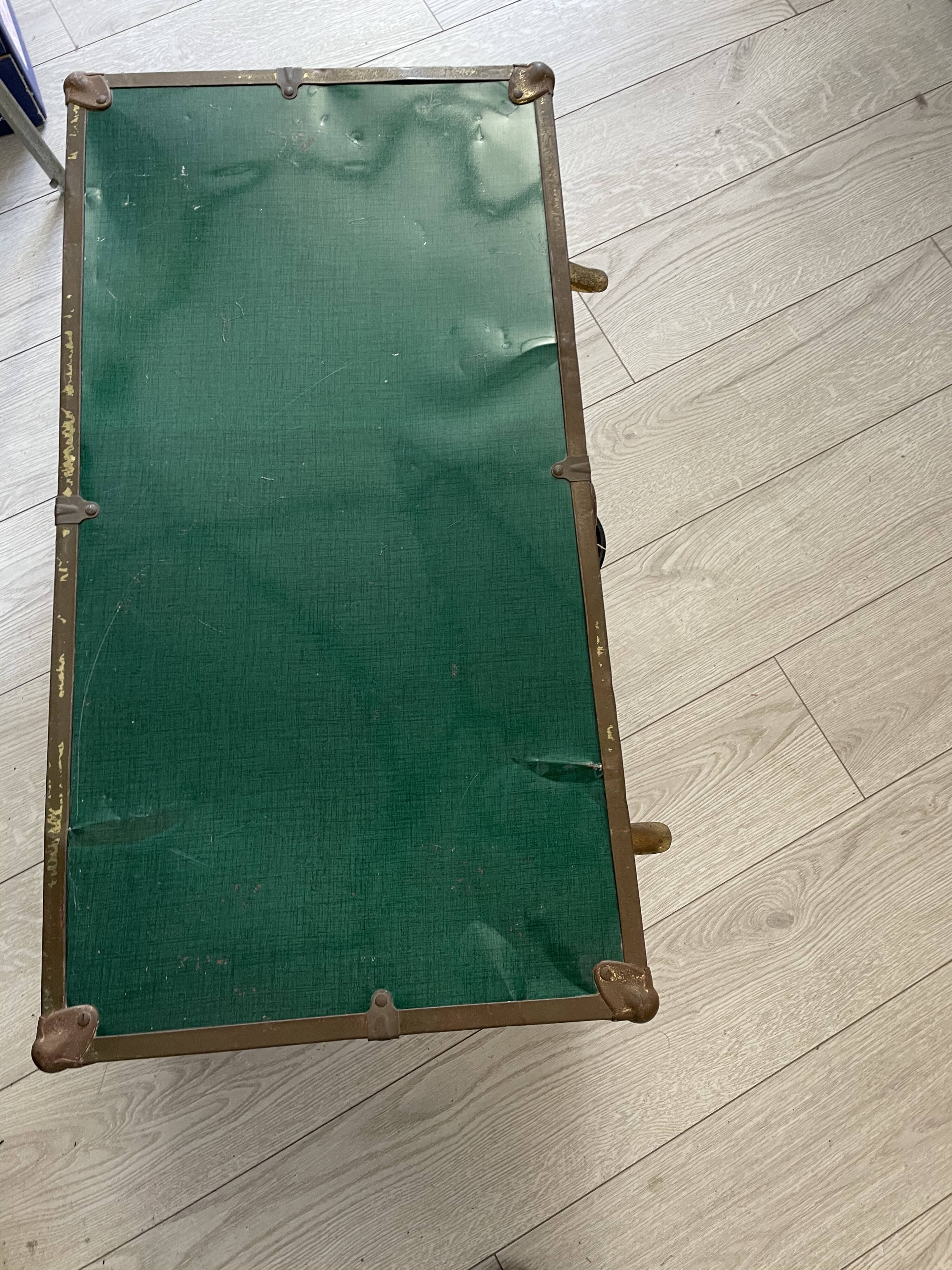 Green vintage suitcase A&R Luggage MFG GO