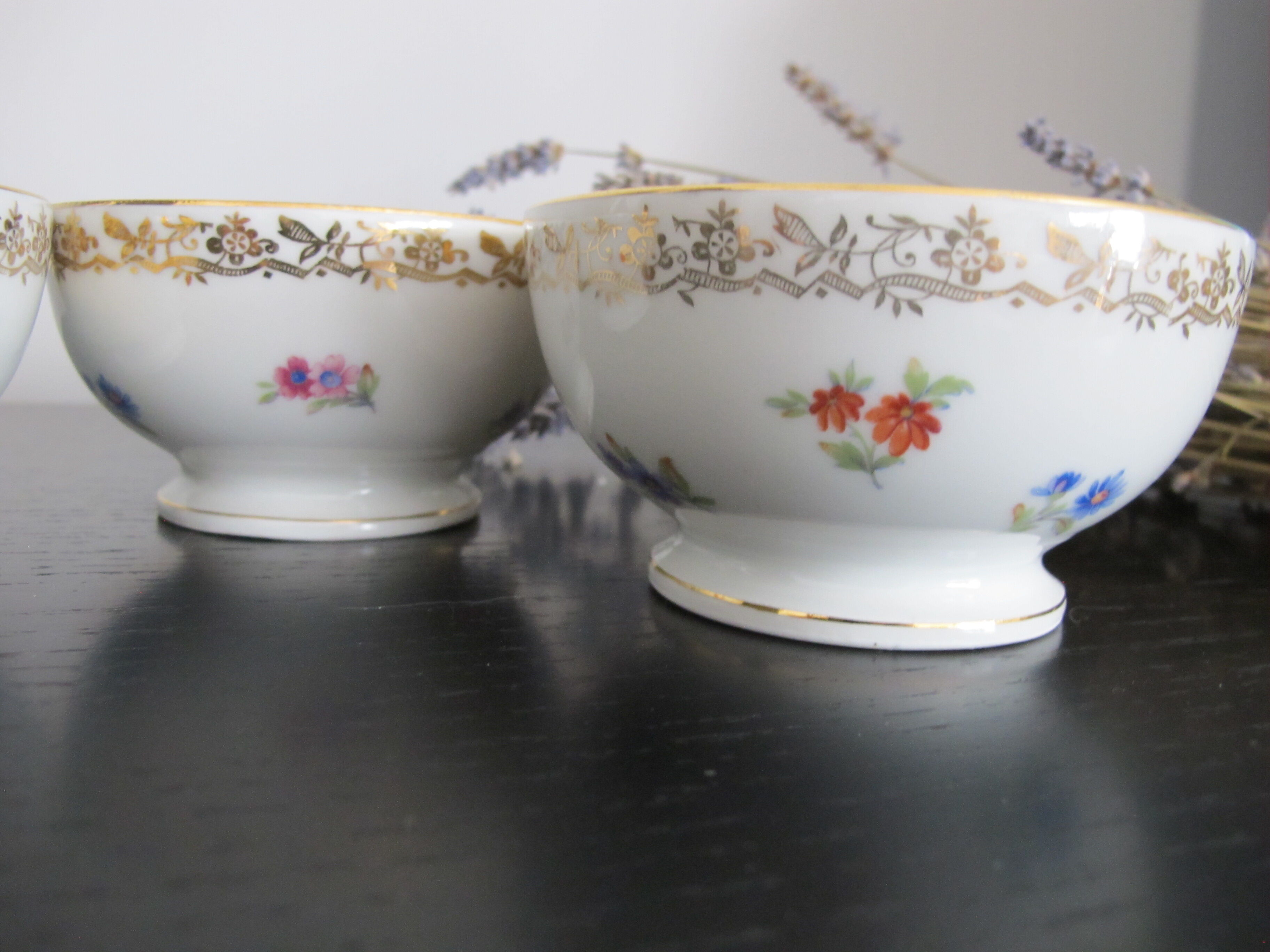 Set of 3 porcelain bowls