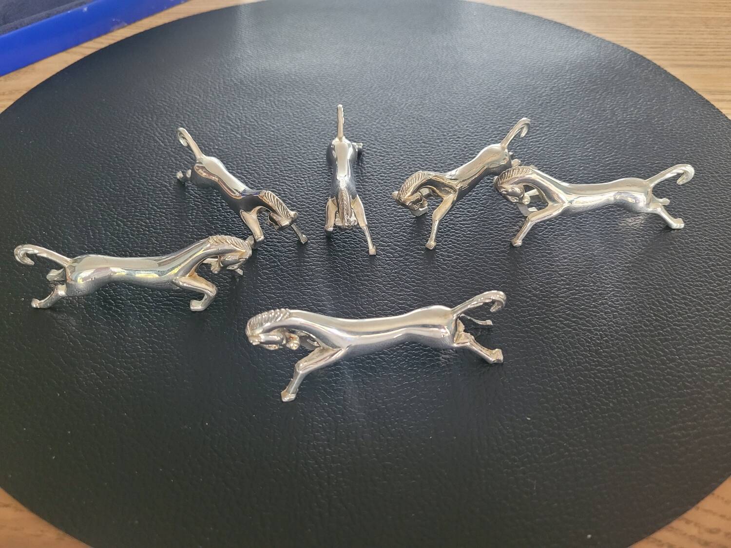 Set of 6 horse knife holders