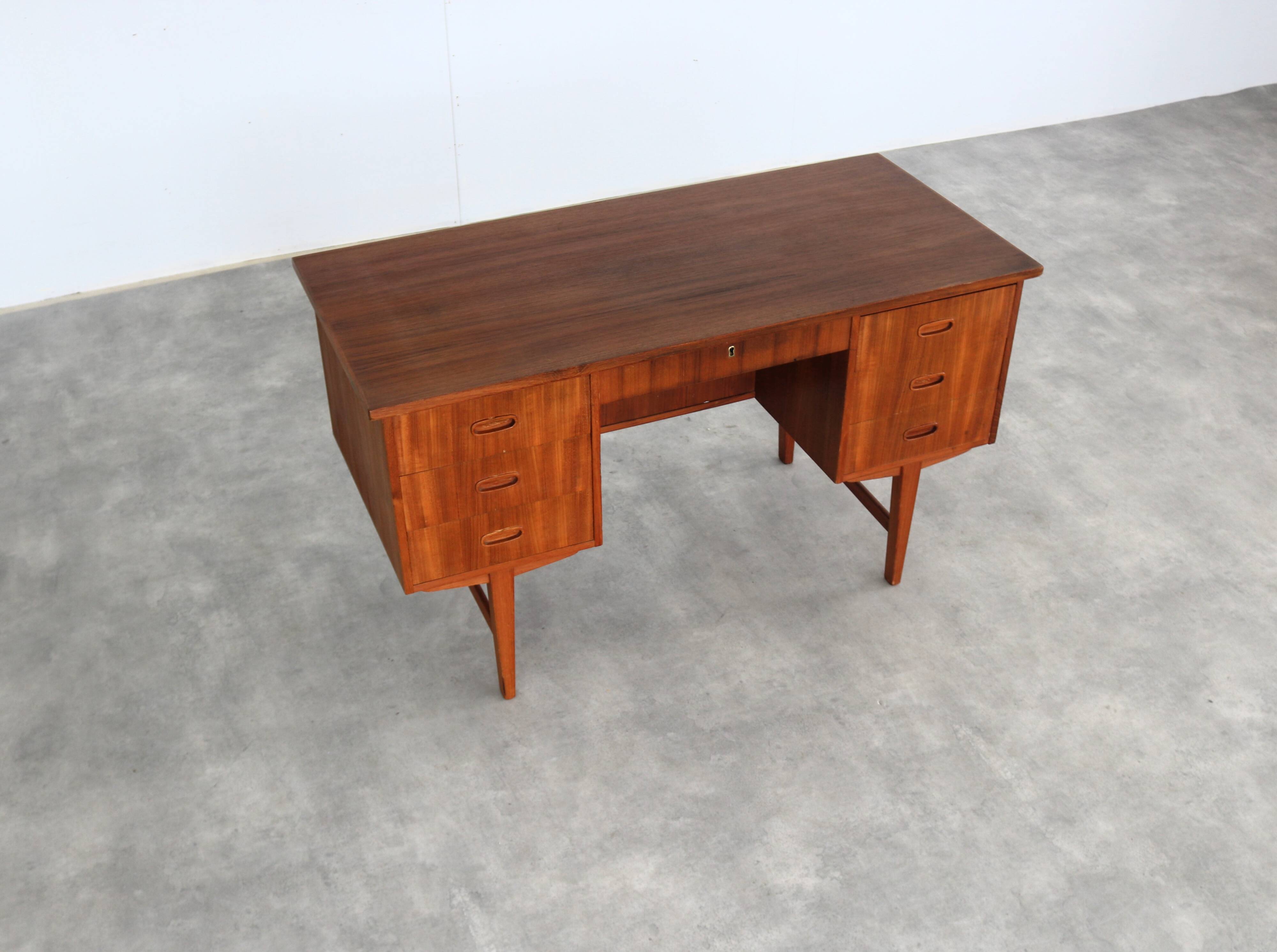 vintage desk | 1960s | teak | Danish (4)