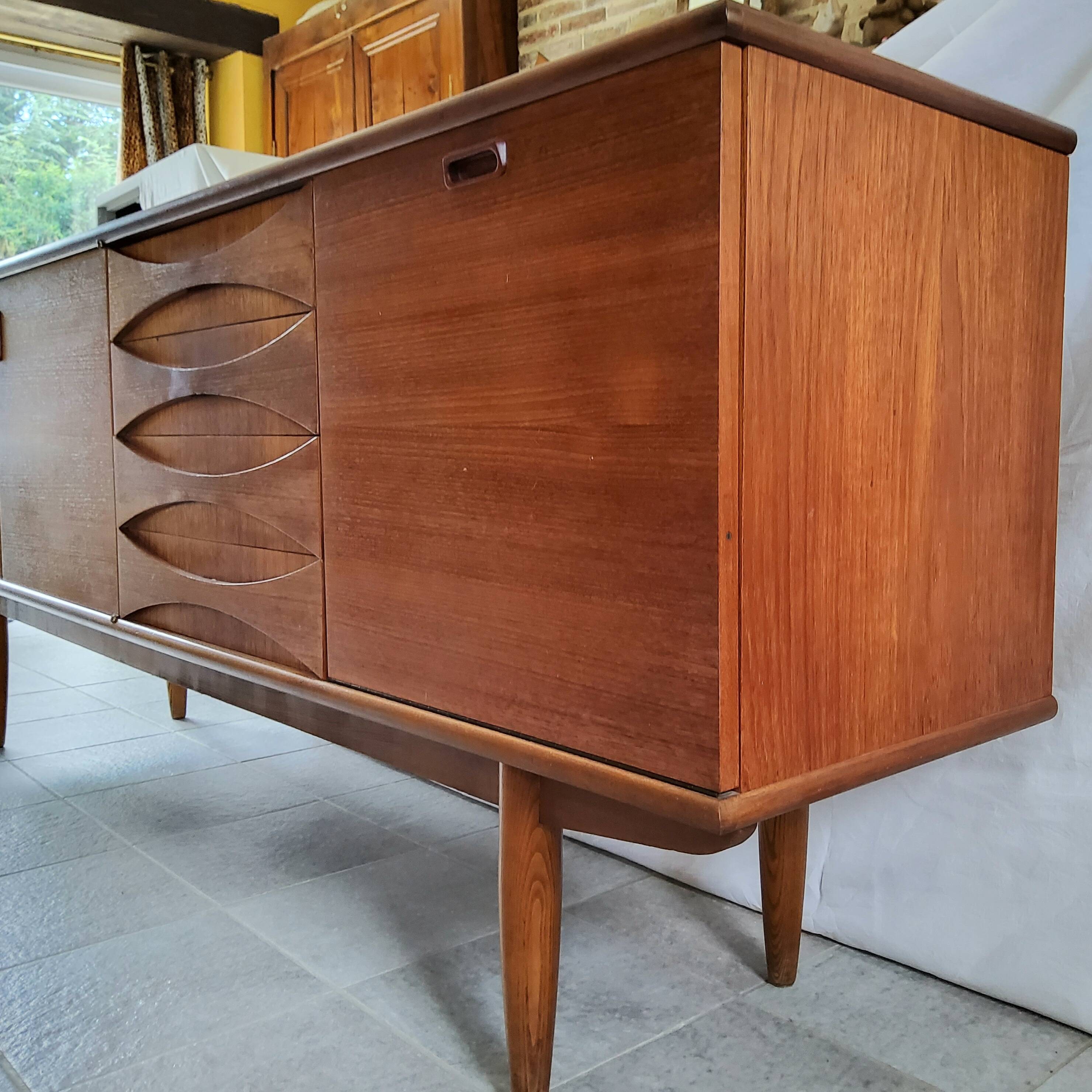 Scandinavian row 60s