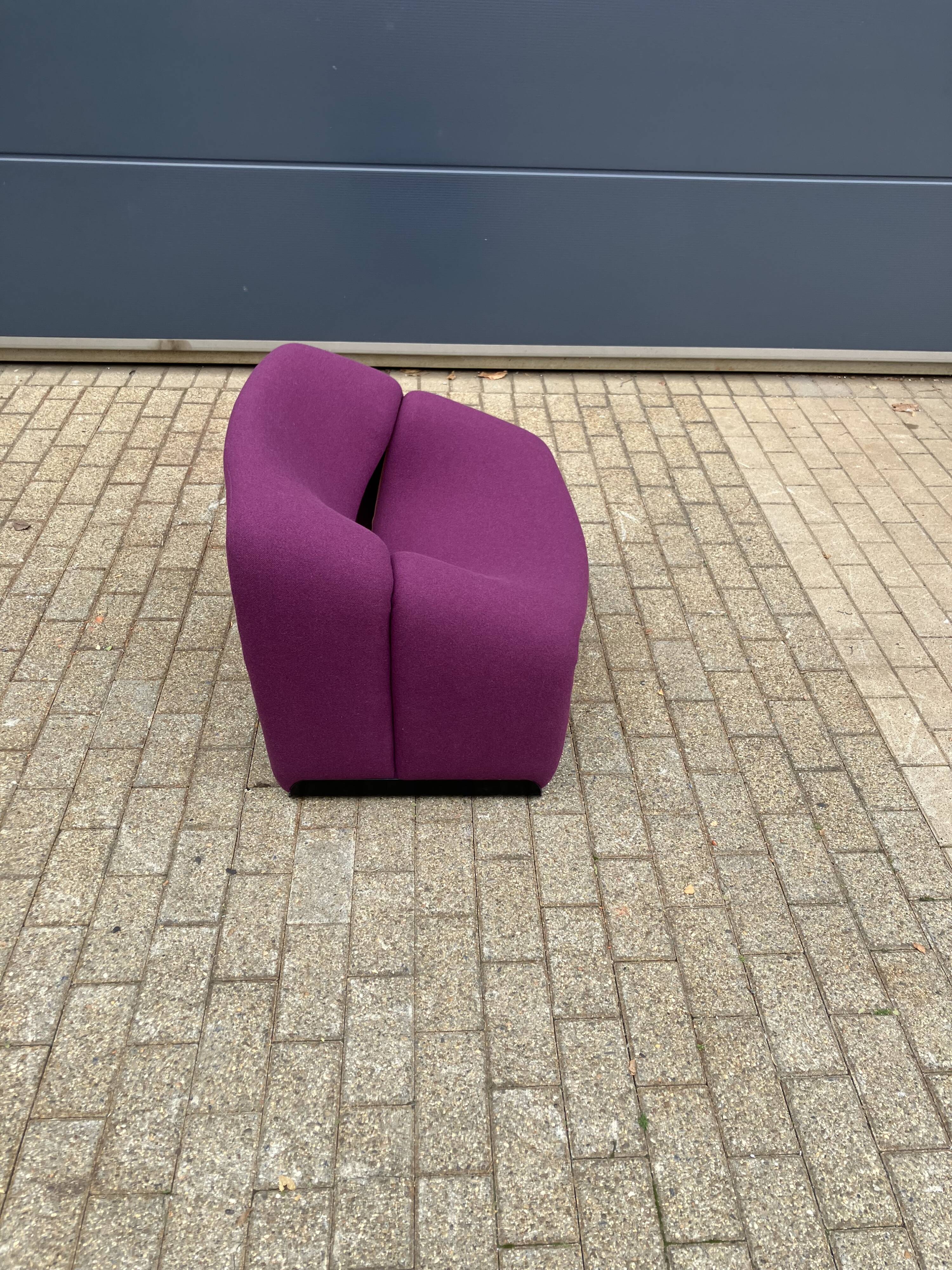 2x Artifort Groovy F598 by Pierre Paulin, Violet, original