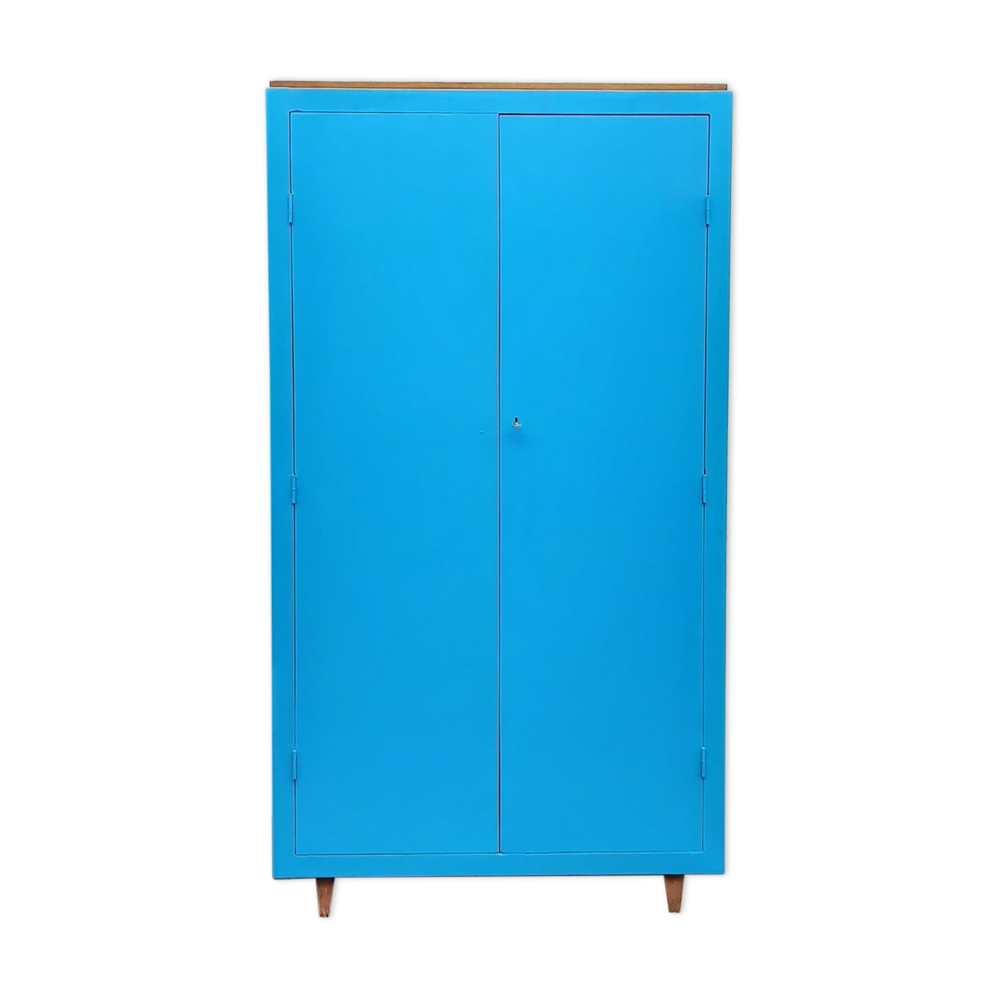 Compass foot cabinet