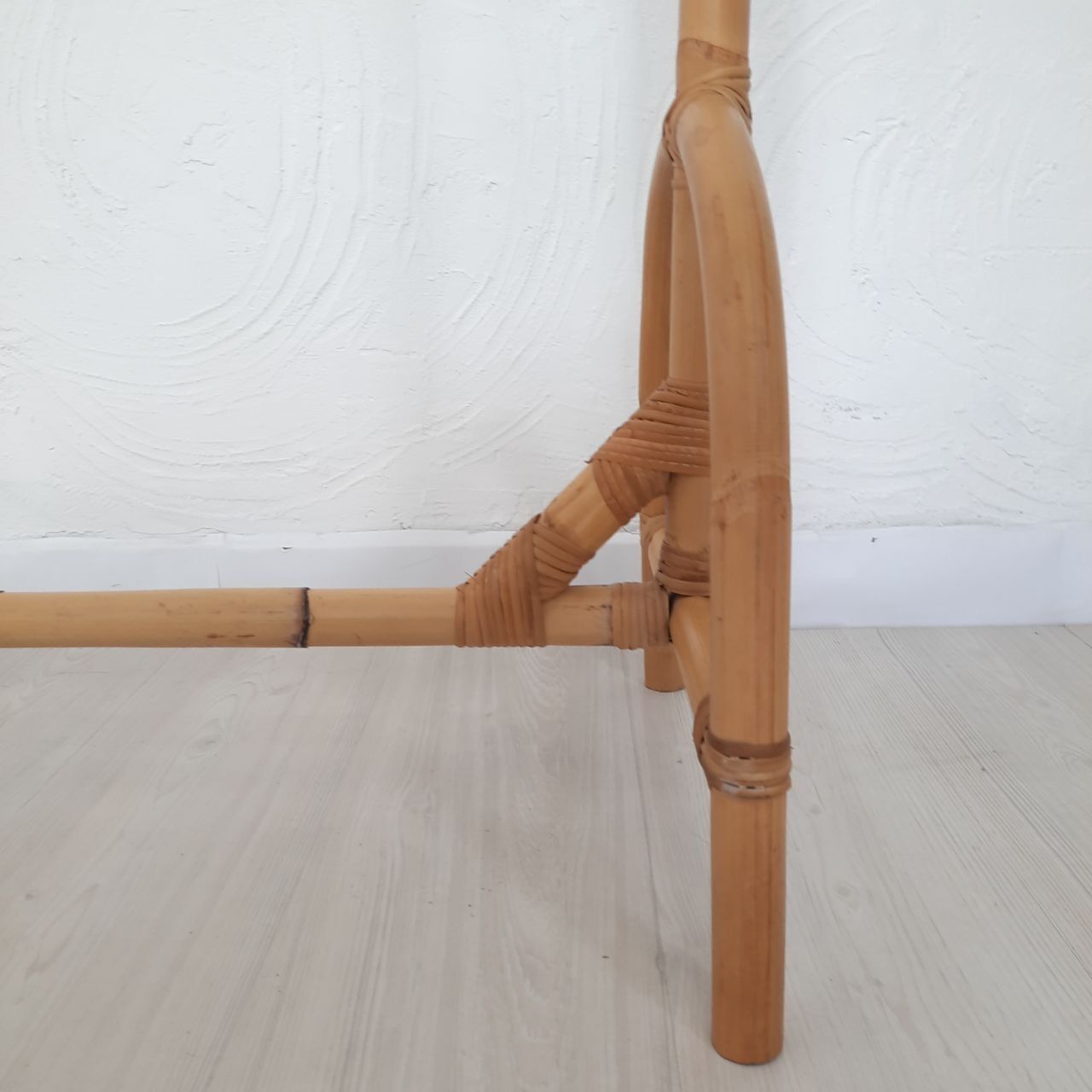 Deux porte-manteaux en bambou vintage