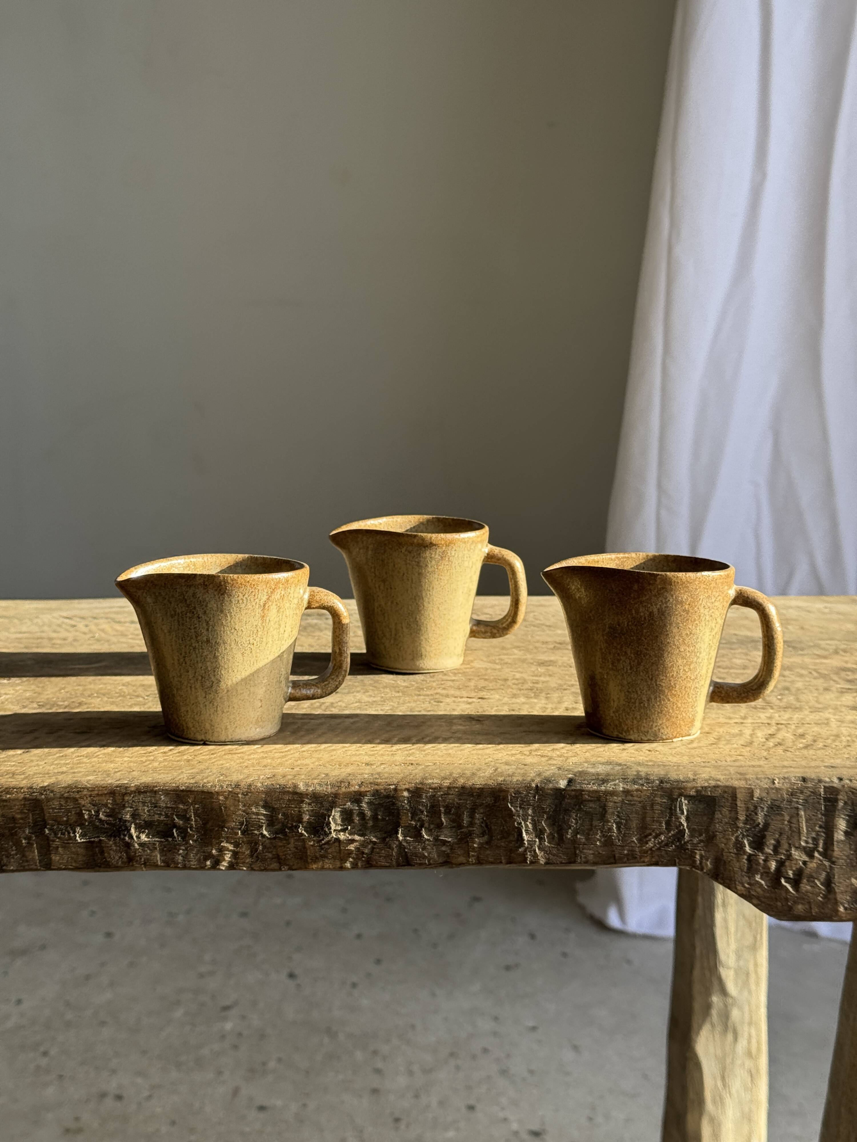 Set of 3 small jugs or milk pots in stoneware H8 D8.5