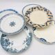 Série de 6 assiettes plates dépareillées.