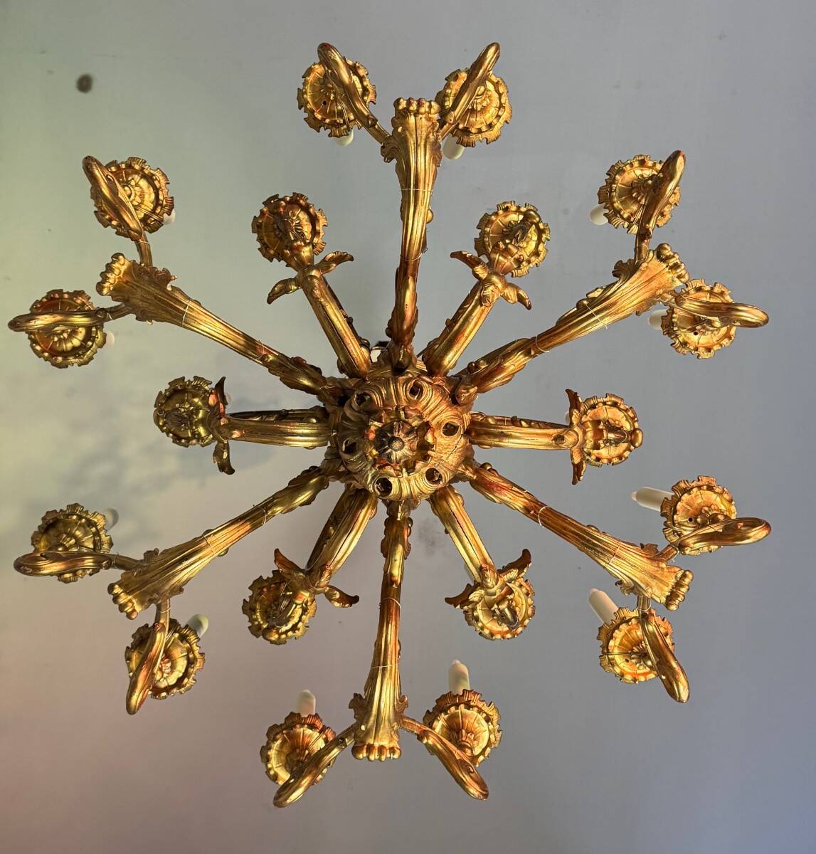 Carved and Gilded Wood Chandelier, 18 Arms of Light, Italy Circa 1880