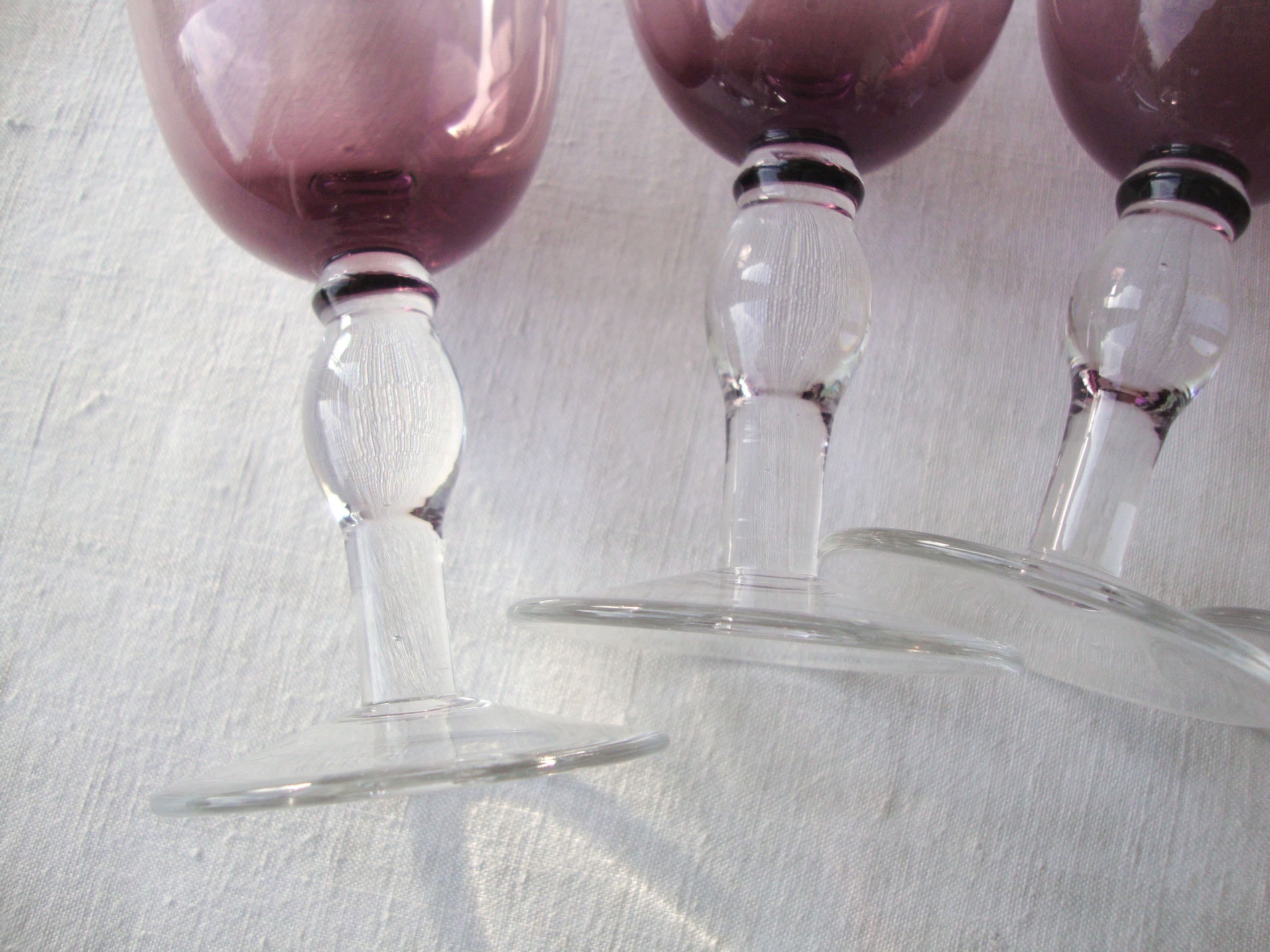 Set of 5 parma-coloured wine glasses