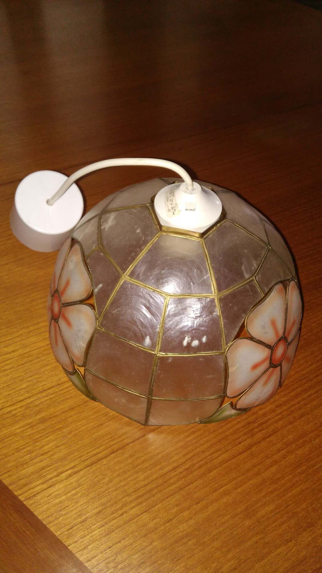 Suspension in vintage mother-of-pearl