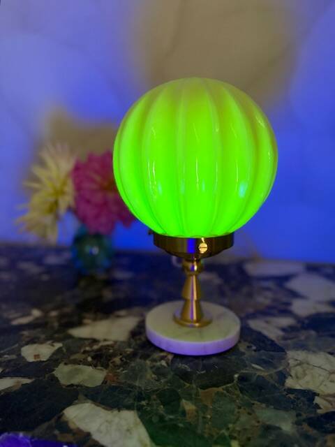 Art Deco lamp in uraline