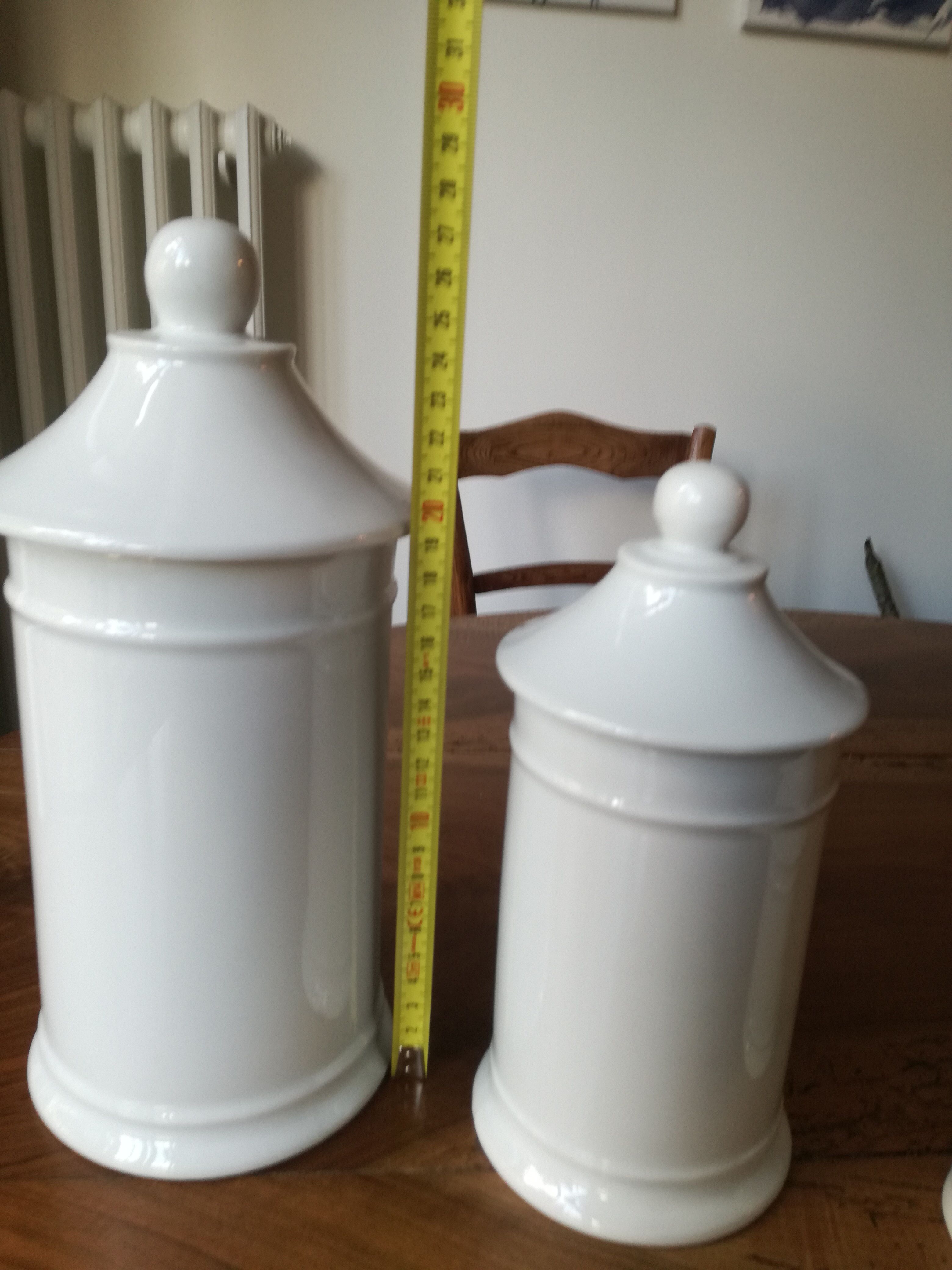 19th century white porcelain pharmacy pots.