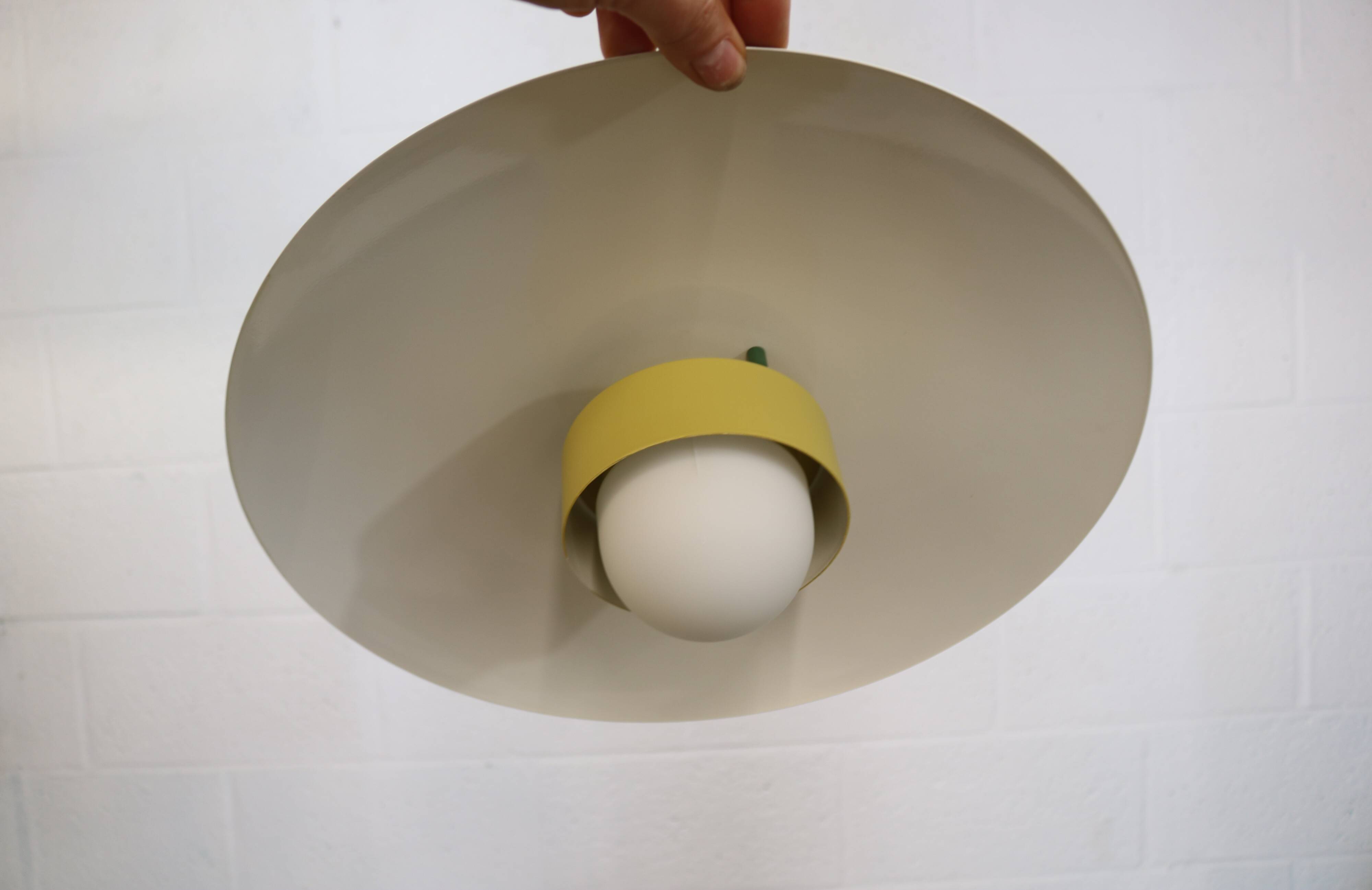 Lampe suspendue laquée verte vintage - Danemark 1980 -