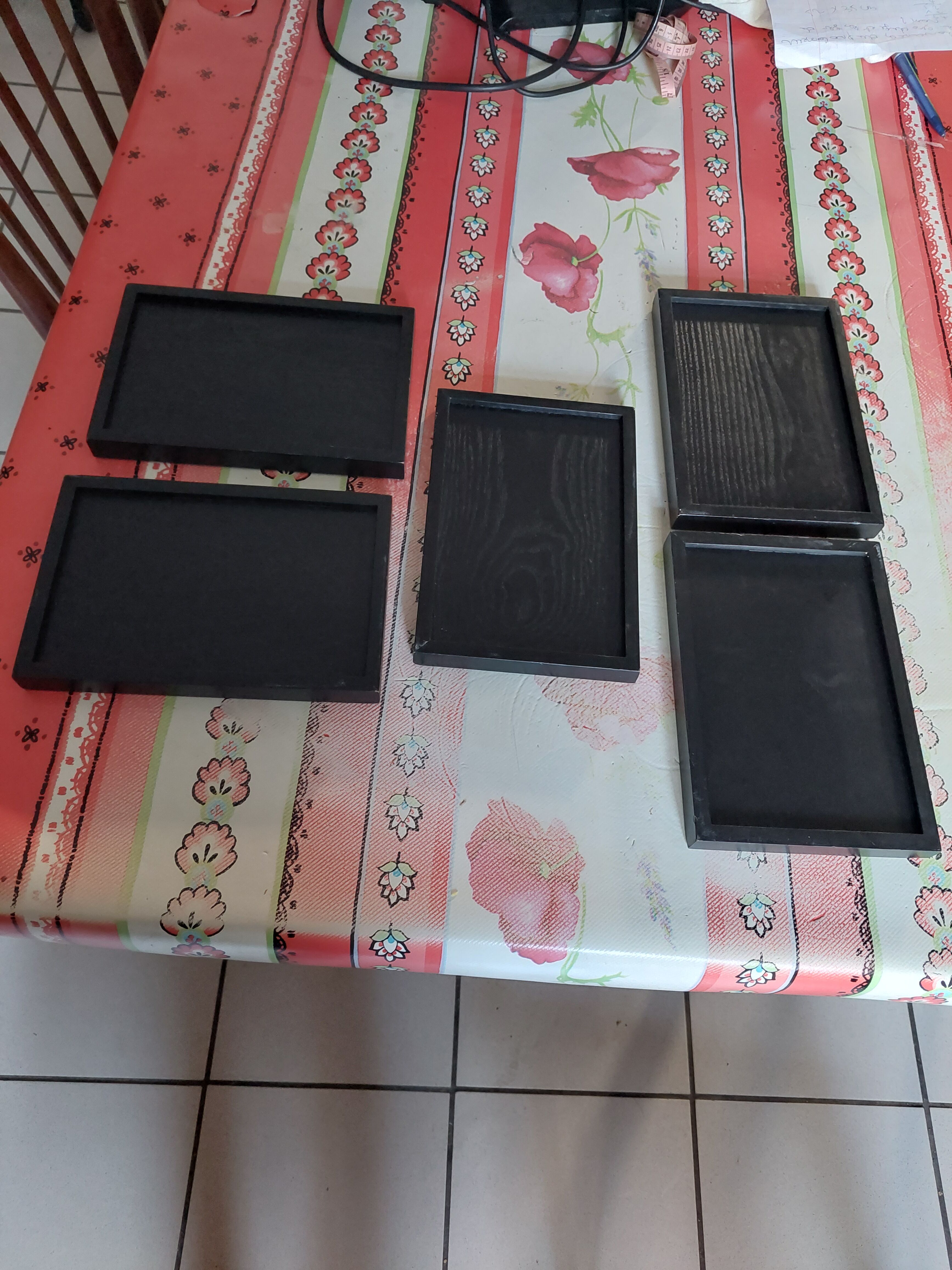 Set of 5 used rectangular wooden serving trays