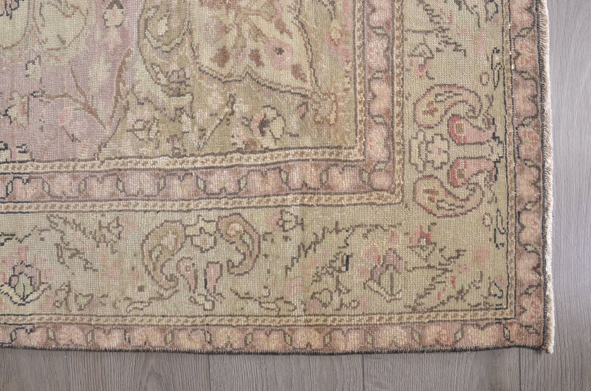 Tapis vintage à motifs floraux, fait à la main, sku698