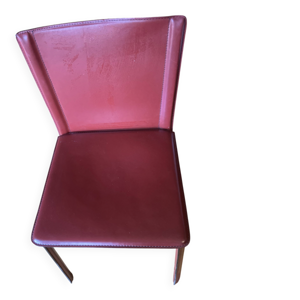 Chaise design bordeaux de Giancarlo Vegni pour Fasem 1980.