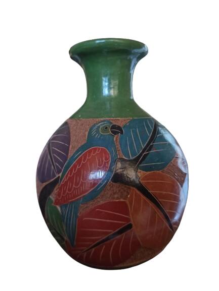 Ceramic vase – Traditional craftsmanship of Costa Rica
