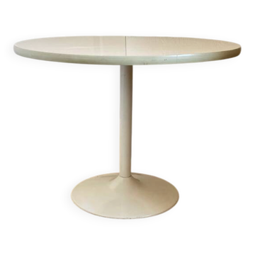 Tulip table