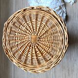 Vintage wicker linen pan